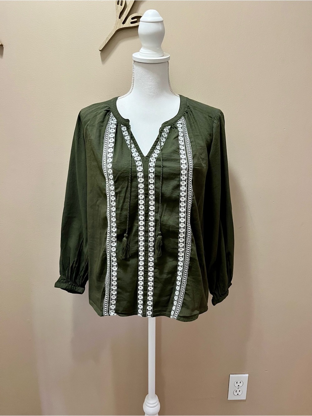 Old Navy Olive Green Embroidered Peasant Blouse  Size Small